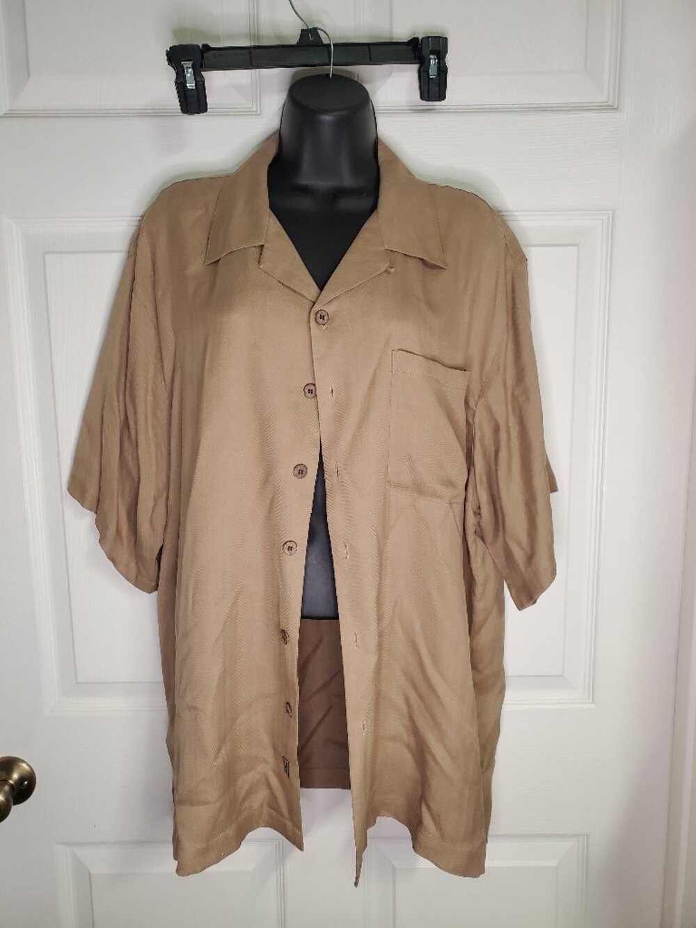Tommy Bahama Short Sleeve Button Shirt 100% Silk Size Large Brown/Tan